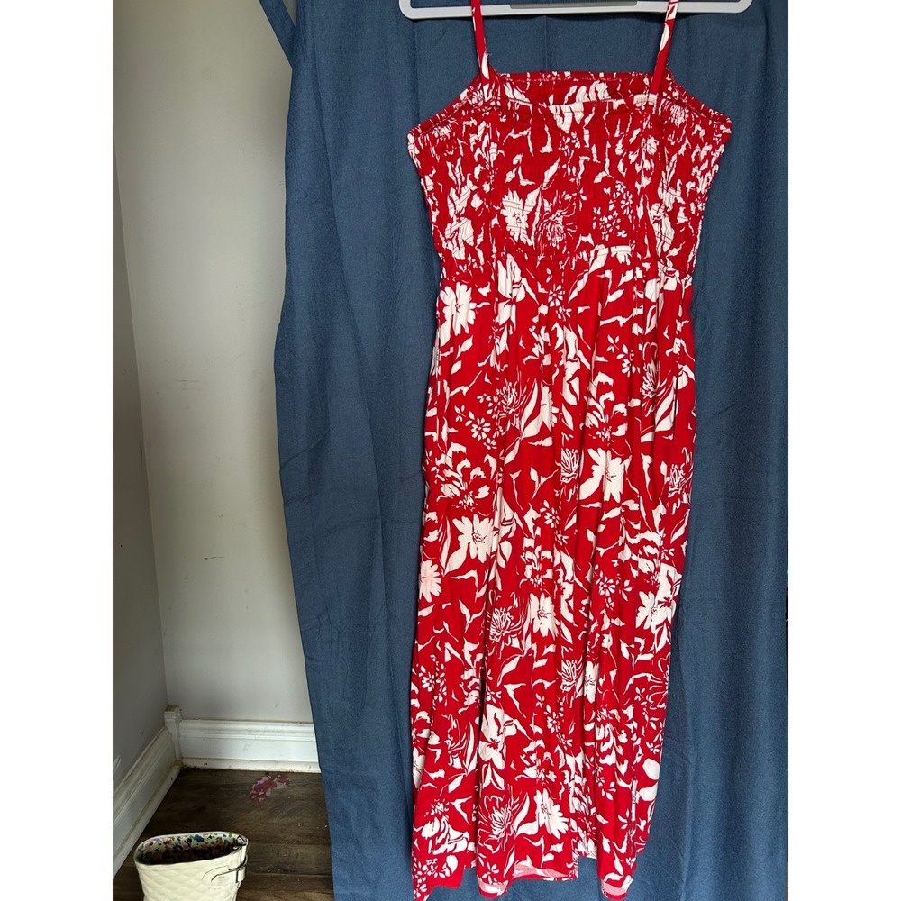 Old Navy Smocked Floral Maxi Dress Womens Small Red White Summer Sun Dress
